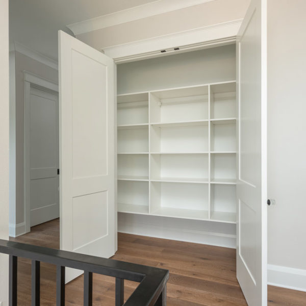 Wall Mount Closet Systems Professional Installers in Tampa Bay