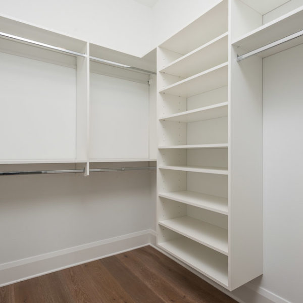 wall mounted closet without flush tank